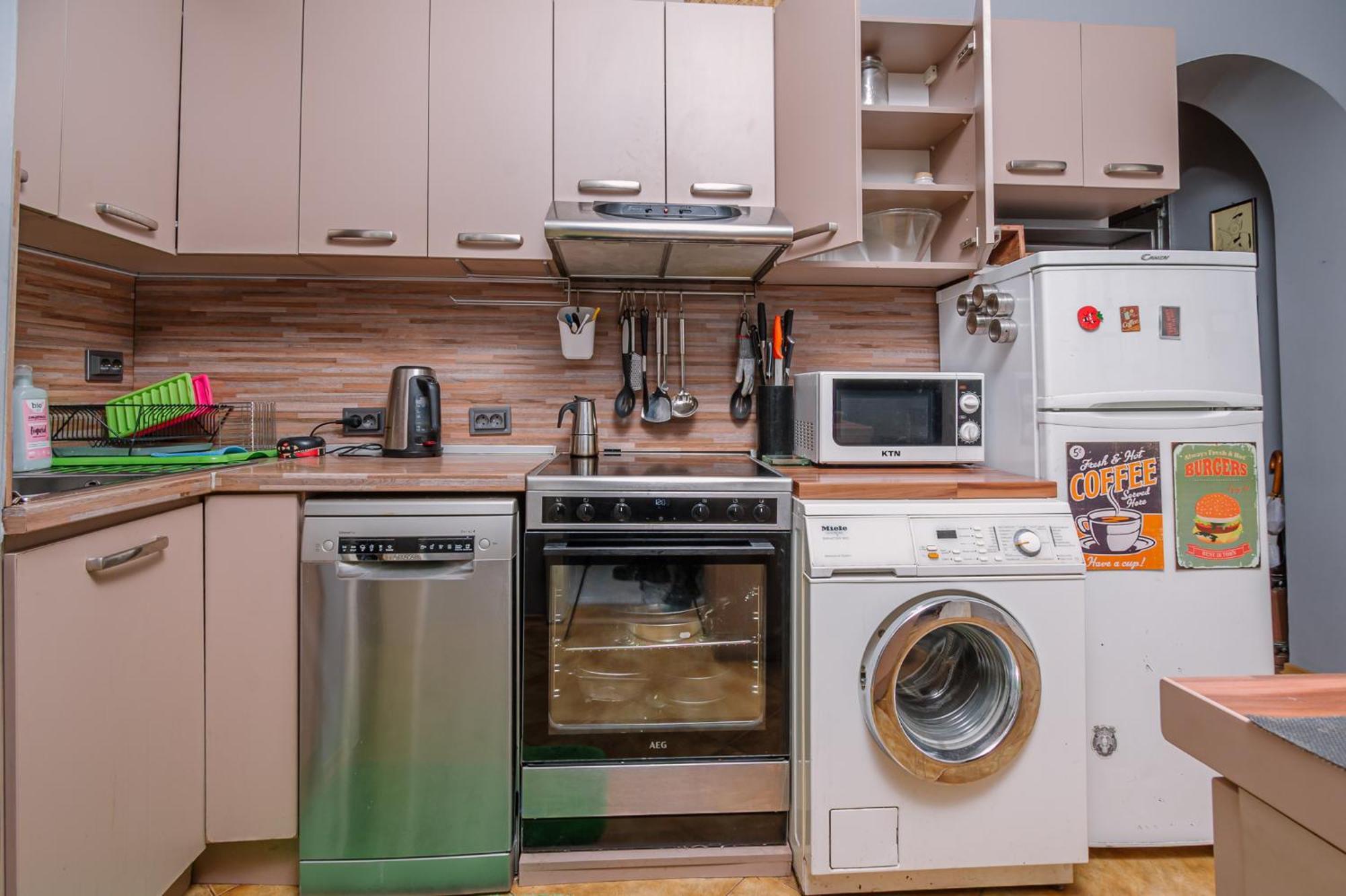 Top Center, 3Bdr, Heart Of The City, Free Secured Parking Sofia Esterno foto